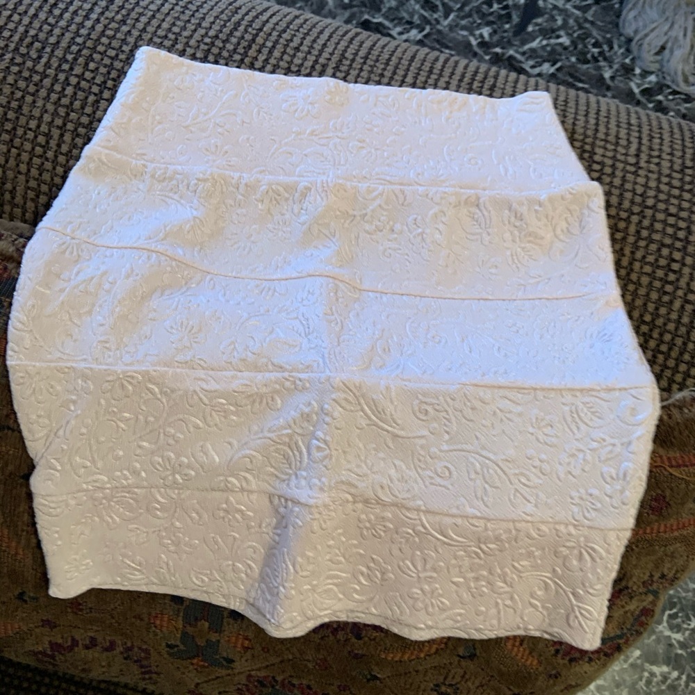 Skirt - Picture 2 of 3